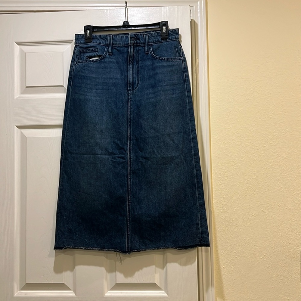 Joe’s brand- Women A line denim midi skirt- used- size 28